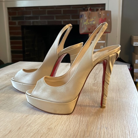 Louboutin Plisseta 140MM Nude Satin - 39 - Picture 2 of 12